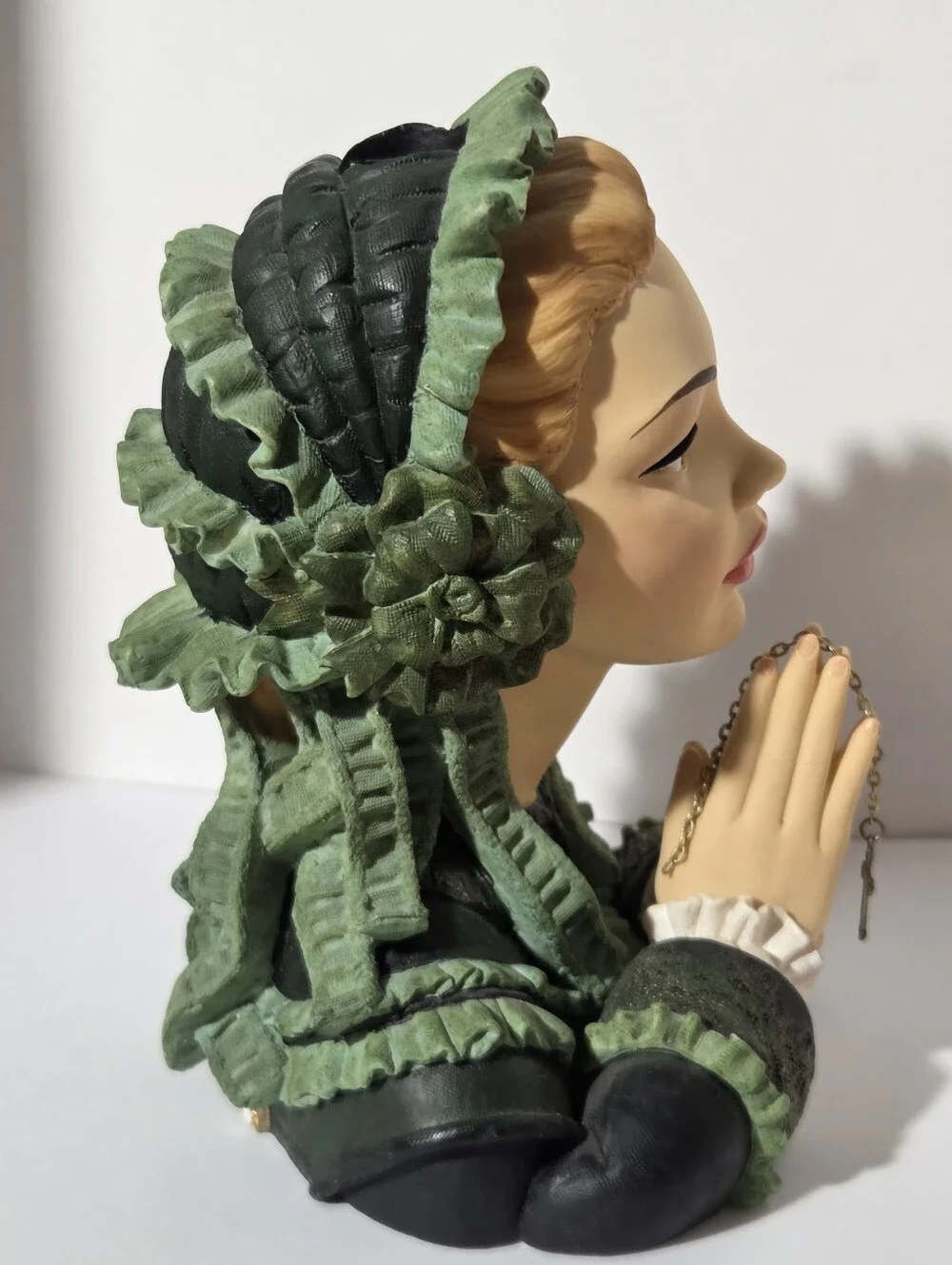 Cameo Girls Abigail Lady Head Vase  Amazing Grace 1858  Praying Cross  LV-089